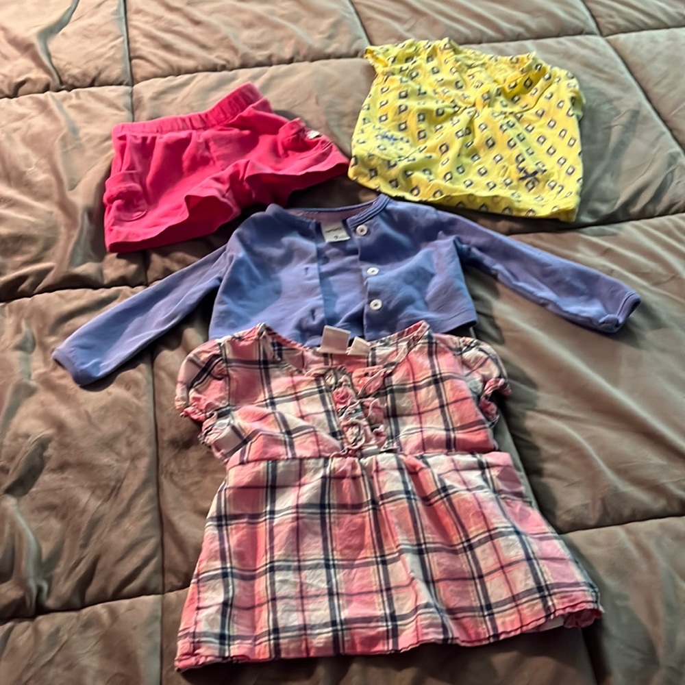 Girls lot of clothes … good condition